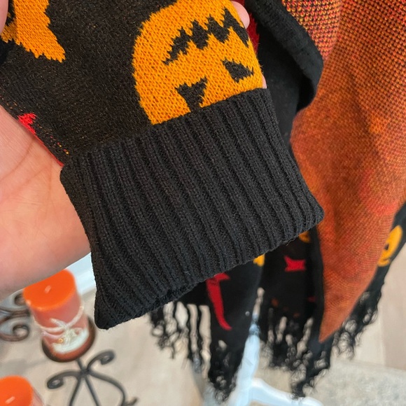 Hocus Pocus knit sweater Cardigan, Dani Her Universe w/FRINGE Medium & SM 🔥NWT🔥 - Picture 5 of 13